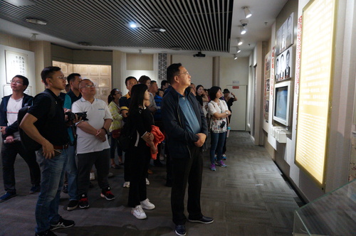 民建昆明市委一行参观中国民主党派历史成列馆