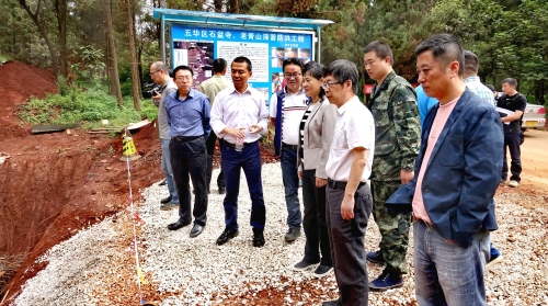 熊瑞丽主席率队巡查新运粮河2