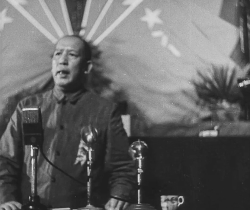 ▲李维汉在新政协筹备会上作报告