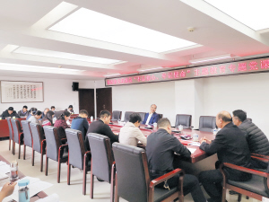 市政协党组副书记、副主席刘绍安讲党课。