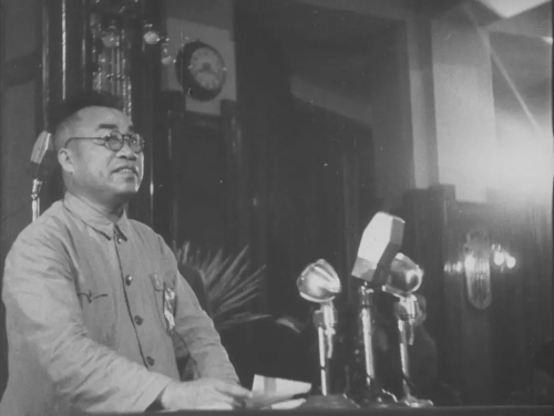 ▲1949年6月15日，朱德在新政协筹备会上发言