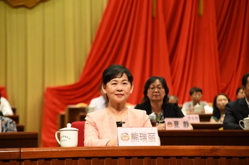 熊瑞丽