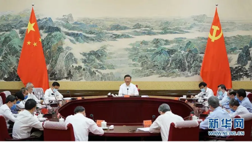 8月24日，中共中央总书记、国家主席、中央军委主席习近平在中南海主持召开经济社会领域专家座谈会并发表重要讲话。