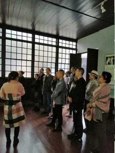 （参观民革前辈刘文辉故居）
