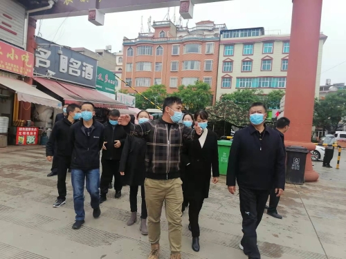 实地视察农贸市场