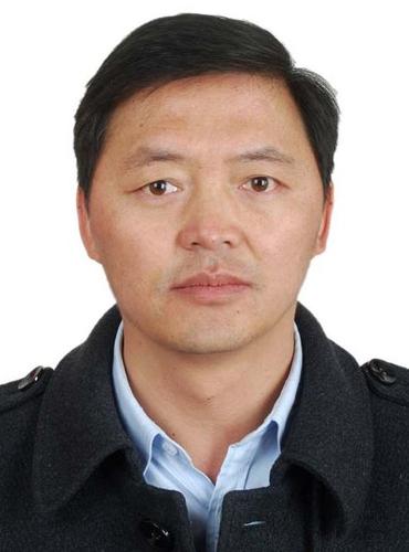 吴  波