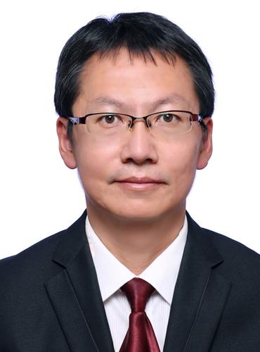 骆  毅