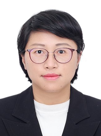 李  睿