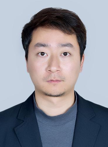 李  涵
