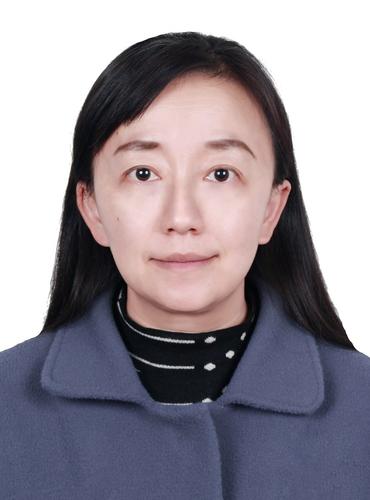 潘  珉