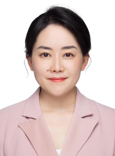 谭  力