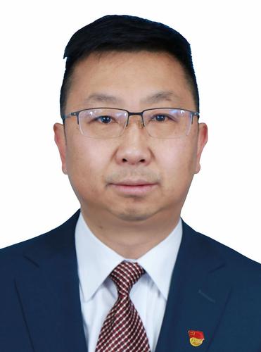 张  智