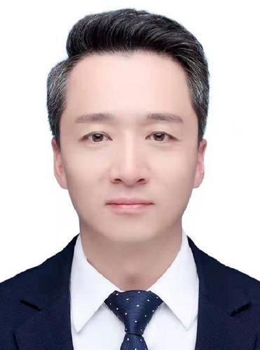 郭亮呈
