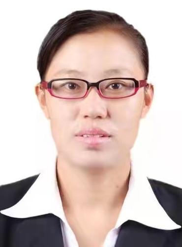 李  姗