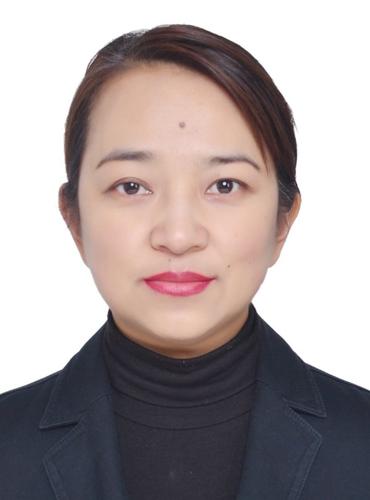 杨  晓