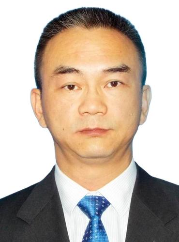 李  超