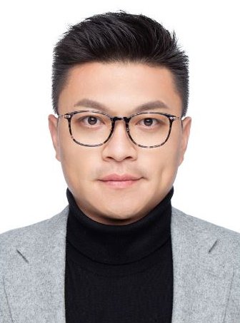郭  昕