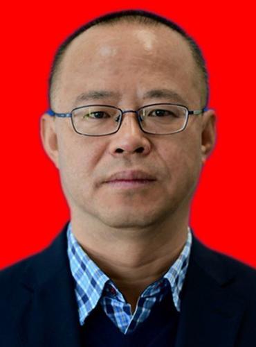 刘  毅
