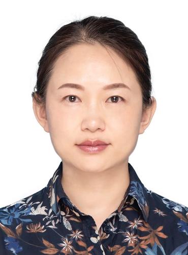 曹  悦