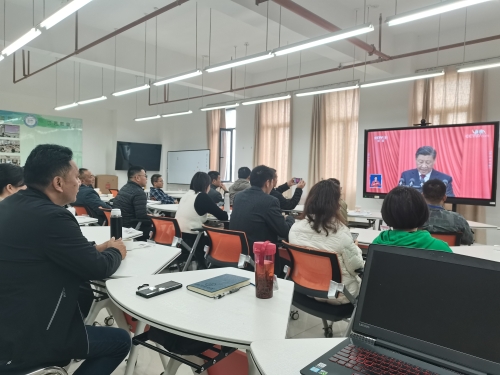 安宁基层委副主委沙本永在云南师范大学培训班集中收看