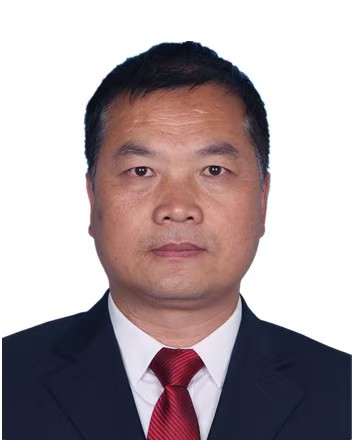 肖新华
