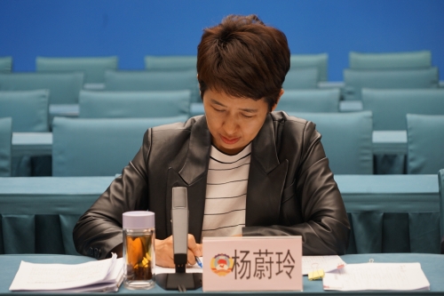 杨蔚玲参加全市（县）区政协人口资源环境和城乡建设委员会工作视频会-何龙跃拍摄
