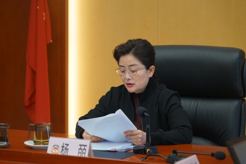 杨皕在政协昆明市第十四届委员会第三十次主席会议发言-何龙跃拍摄